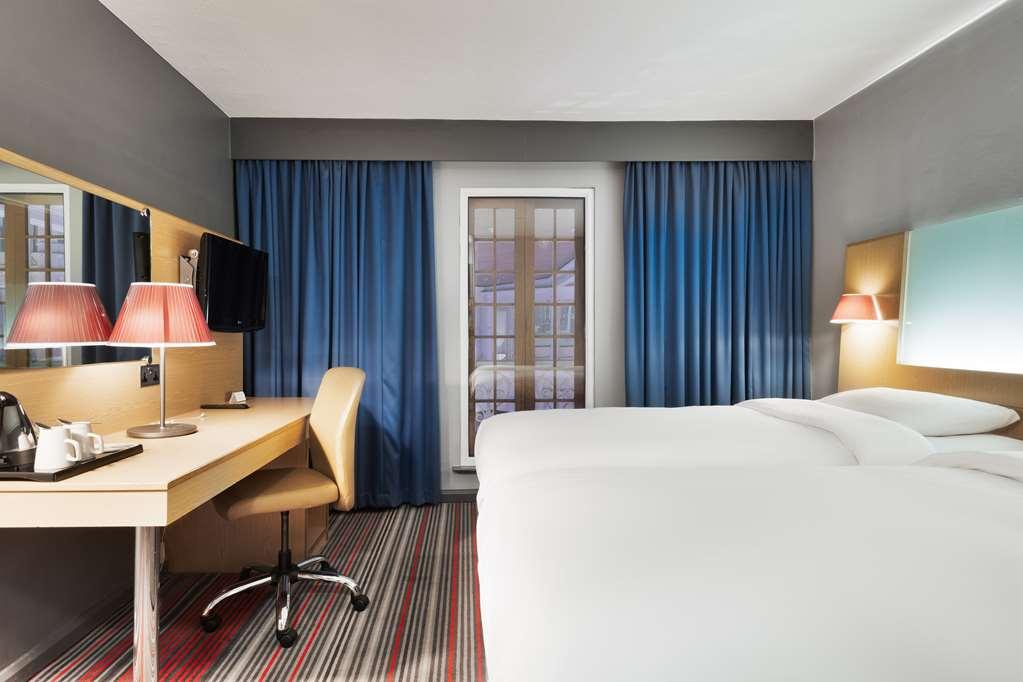 Park By Radisson Centre Hotel 3*